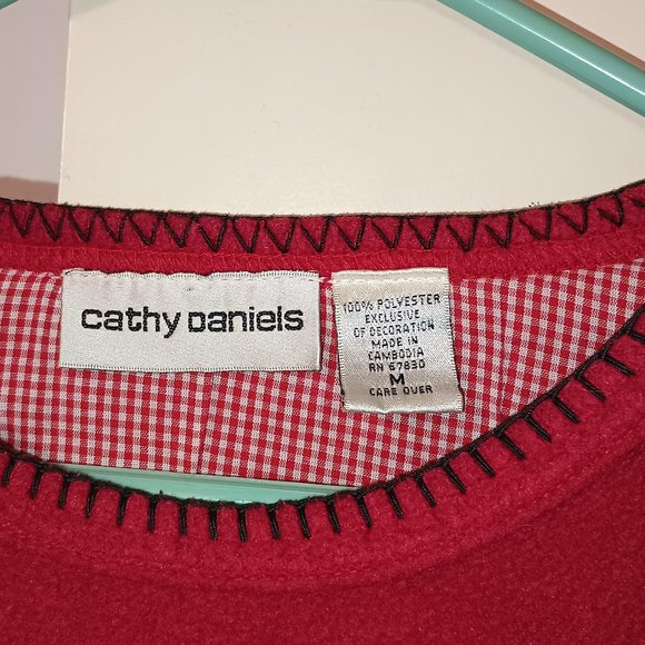 VGUC ~ Cathy Daniels Christmas Red Med. Fleece Top w/ Embroidered Kitty Trio - Picture 3 of 5